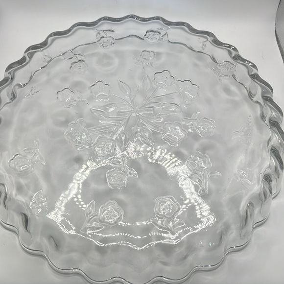 Anchor Hocking floral glass pie or quiche dish - Picture 3 of 5